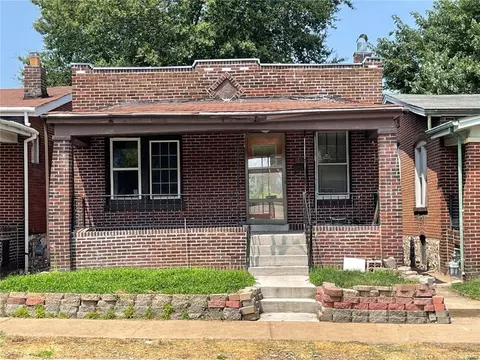 3935 California Ave, Saint Louis, MO 63118