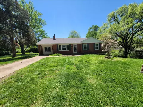 1314 Stein Rd, Saint Louis, MO 63135