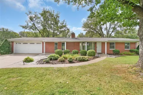 1426 Pleasantview Dr, Saint Charles, MO 63303
