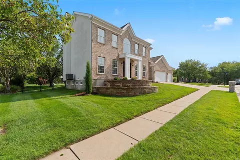 Exterior - 547 Westonridge Ct, Wildwood, MO 63021 photo 3 of 10