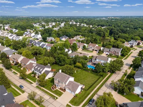View/Area - 547 Westonridge Ct, Wildwood, MO 63021 photo 3 of 5
