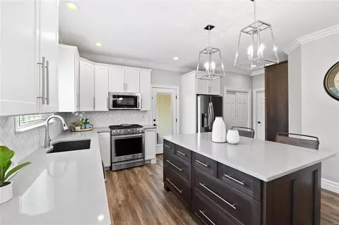 Kitchen - 547 Westonridge Ct, Wildwood, MO 63021 photo 4 of 4