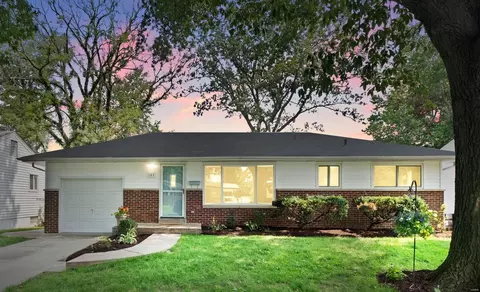 785 Babler Dr, Florissant, MO 63031