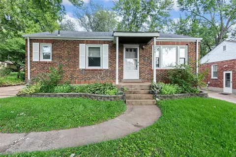 1040 N Castello St, Florissant, MO 63031