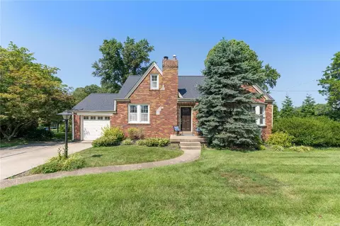 9725 Sappington Rd, Sunset Hills, MO 63128