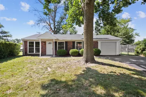 9 Jamaica Dr, Saint Peters, MO 63376