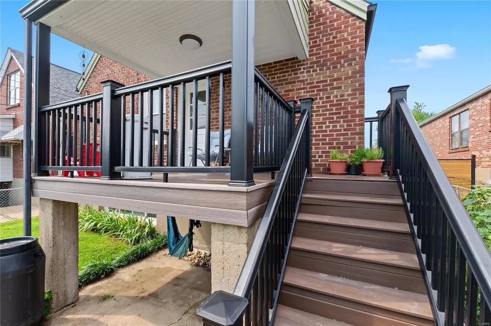 Exterior - 5626 Oleatha Ave, Saint Louis, MO 63139 photo 6 of 11