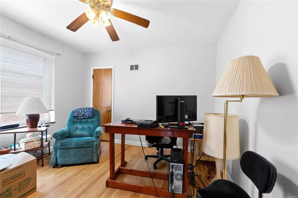 Bedroom - 5626 Oleatha Ave, Saint Louis, MO 63139 photo 3 of 9