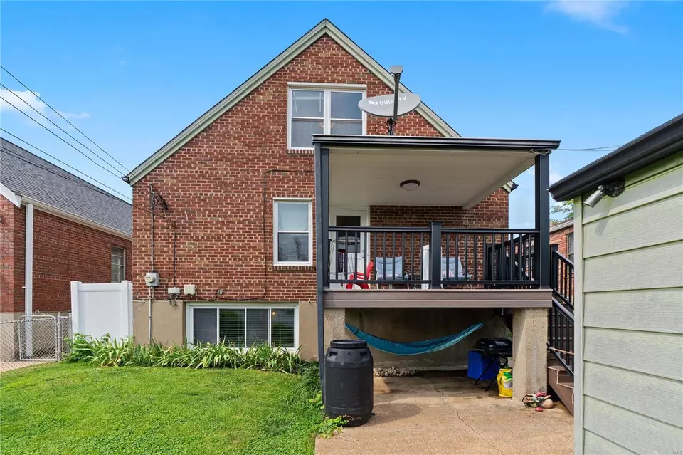 Exterior - 5626 Oleatha Ave, Saint Louis, MO 63139 photo 4 of 11