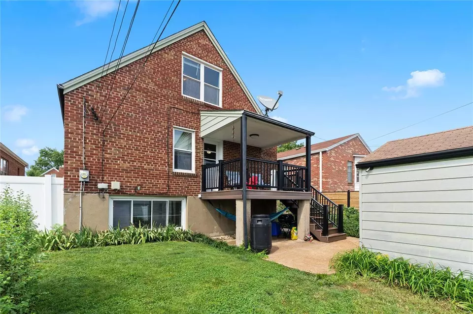 Exterior - 5626 Oleatha Ave, Saint Louis, MO 63139 photo 5 of 11