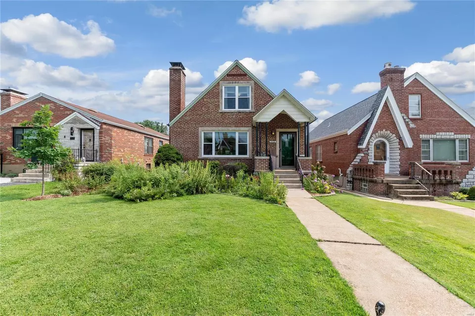 Exterior - 5626 Oleatha Ave, Saint Louis, MO 63139 photo 2 of 11