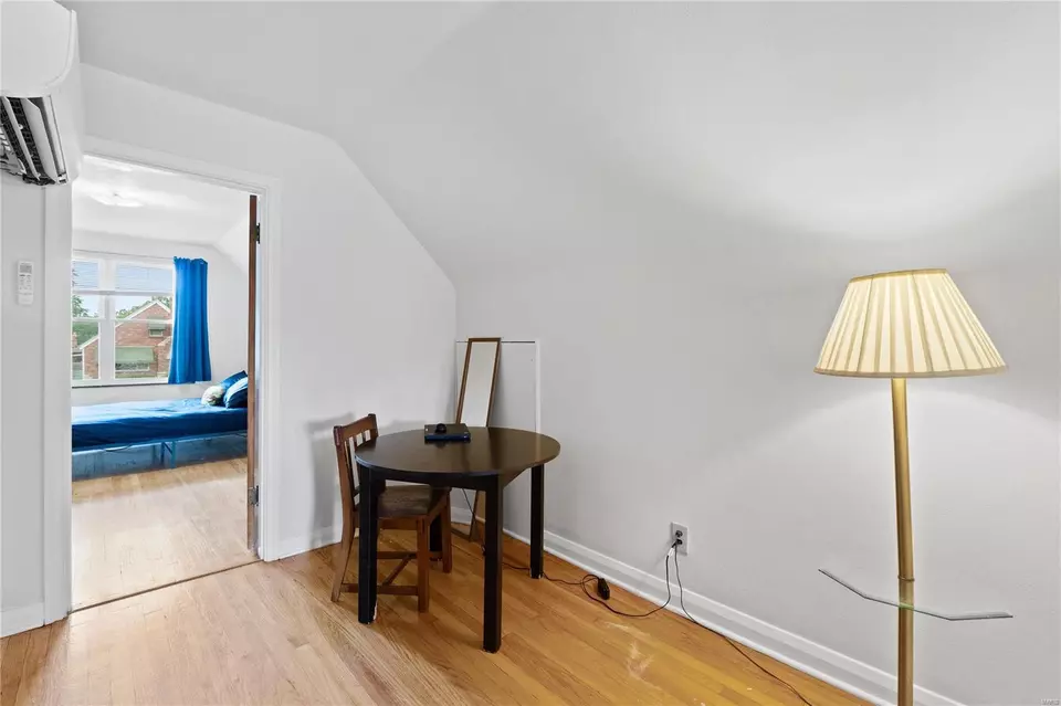 Bedroom - 5626 Oleatha Ave, Saint Louis, MO 63139 photo 5 of 9