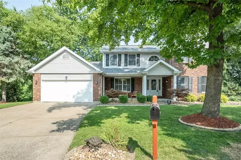 12 Boenker Ct, Saint Charles, MO 63301