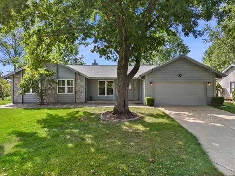 652 Woodchuck Ln, Lake Saint Louis, MO 63367