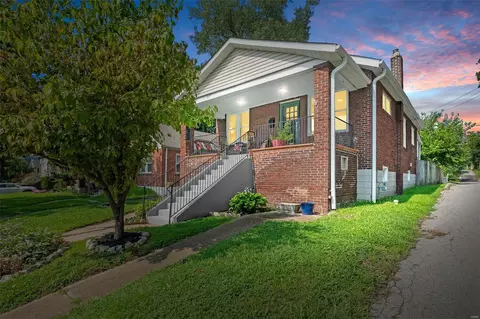 1417 Collins Ave, Richmond Heights, MO 63117