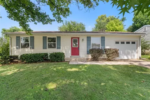 3020 Saint Babette Ln, Saint Charles, MO 63301