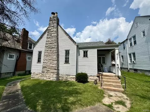 8553 Mora Ln, Saint Louis, MO 63147