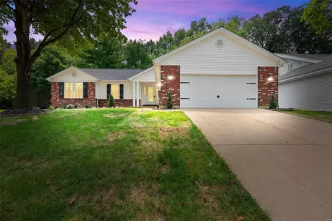 29 Civic Park Ct, O'fallon, MO 63366
