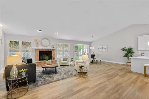 29 Civic Park Ct, O'fallon, MO 63366 photo 2