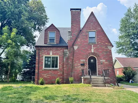 9004 Lackland Rd, Saint Louis, MO 63114