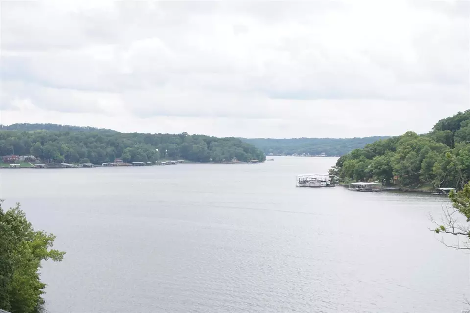  31 Trident Dr, Laurie, MO 65037 photo 1