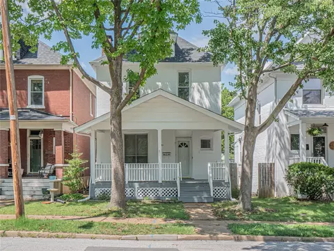 7441 Maple Ave, Saint Louis, MO 63143