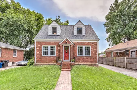 8232 Appleton Dr, Saint Louis, MO 63132