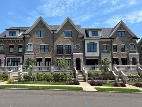 128 Gay Ave, Clayton, MO 63105