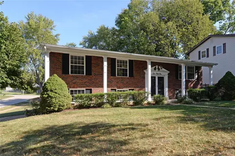1051 Briarhurst Dr, Manchester, MO 63021 photo 6