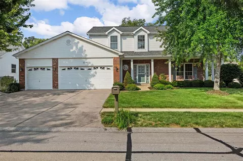 2710 Post Meadows Dr, O'fallon, MO 63368