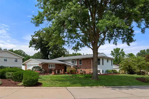 4856 Marchwood Dr, Saint Louis, MO 63128