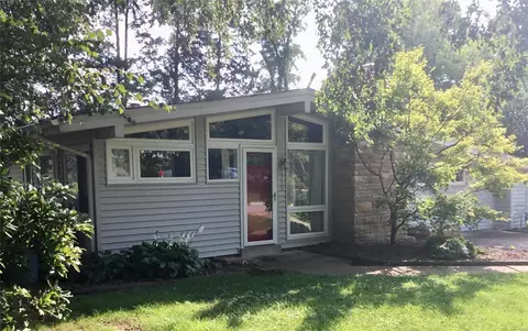 1713 Ridgewood Dr, Saint Louis, MO 63126