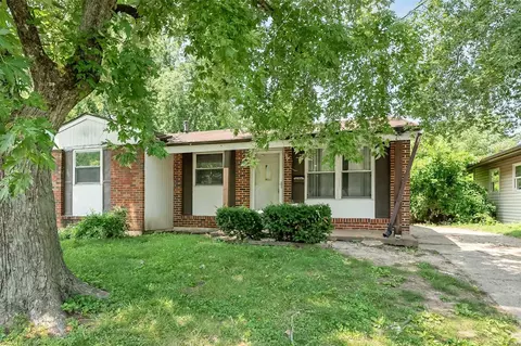 10425 Prince Dr, Saint Louis, MO 63136