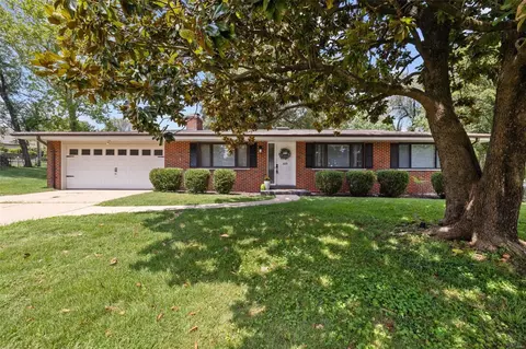 10174 Carolynne Dr, Saint Louis, MO 63128