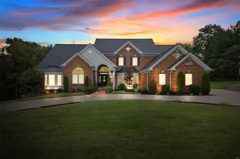 13554 River Forest Pl, Saint Louis, MO 63128