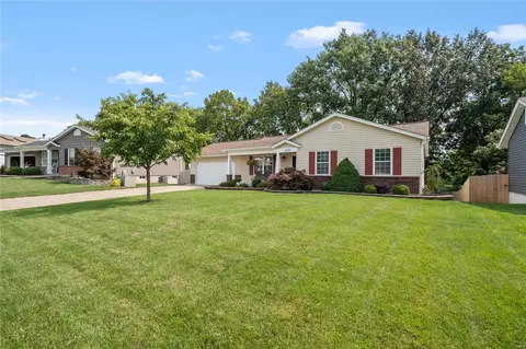 6339 Sprucefield Dr, O'fallon, MO 63368 photo 2