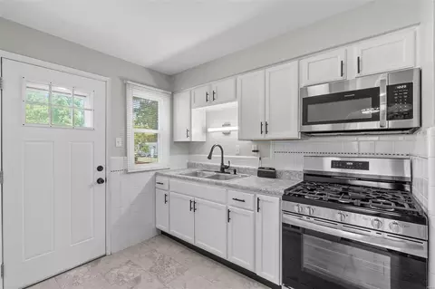 7849 Utica Dr, Saint Louis, MO 63133