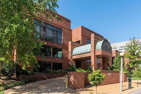 4540 Laclede Ave #105, Saint Louis, MO 63108
