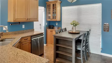 Kitchen - 1354 Manuka Dr, O'fallon, MO 63366 photo 7 of 8
