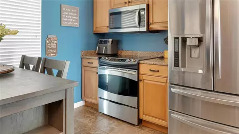 Kitchen - 1354 Manuka Dr, O'fallon, MO 63366 photo 6 of 8