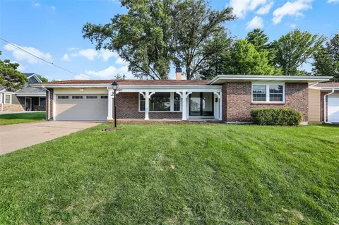 11600 Villa Dorado Dr, Saint Louis, MO 63146