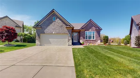 750 Ridgepointe Ct, Lake Saint Louis, MO 63367