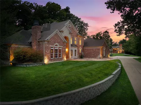 733 Deer Vue Ln, Fenton, MO 63026