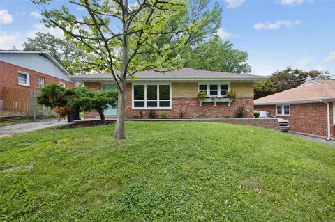 3683 Mckibbon Rd, Saint Louis, MO 63114