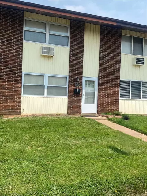 7260 Hazelcrest Dr, Hazelwood, MO 63042