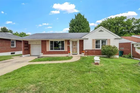 1017 Hopedale Dr, Saint Louis, MO 63137