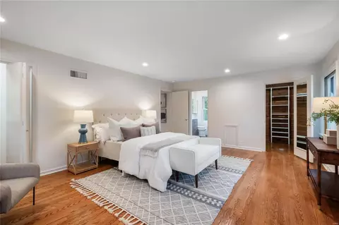 42 Pointer Ln, Ladue, MO 63124 photo 9