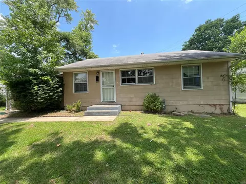 311 Estridge Rd, Saint Louis, MO 63137