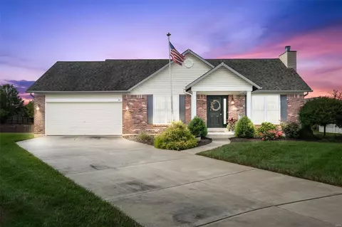 96 Counsel Ct, Lake Saint Louis, MO 63367