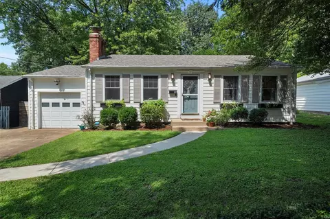 317 S Old Orchard Ave, Webster Groves, MO 63119